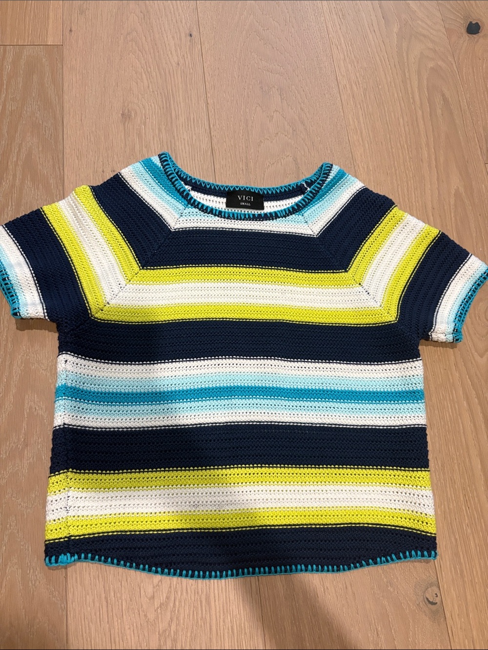 NWOT Vici knit top